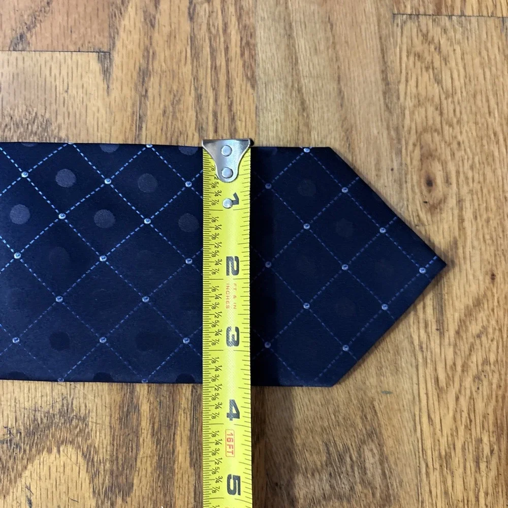 Nyne Silk Necktie Mens OS Navy Blue Geometric Diamond Polka Dot Hand Made Tie
